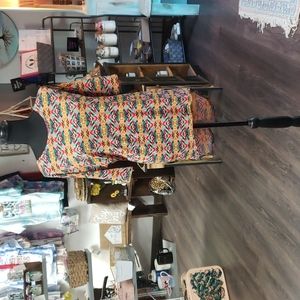 Rare, high demand print, xs top NWOT ar